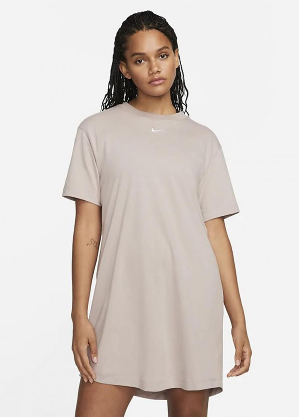 Бежева спортивна, кежуал сукня dv7882-272 сукня-футболка Nike однотонна