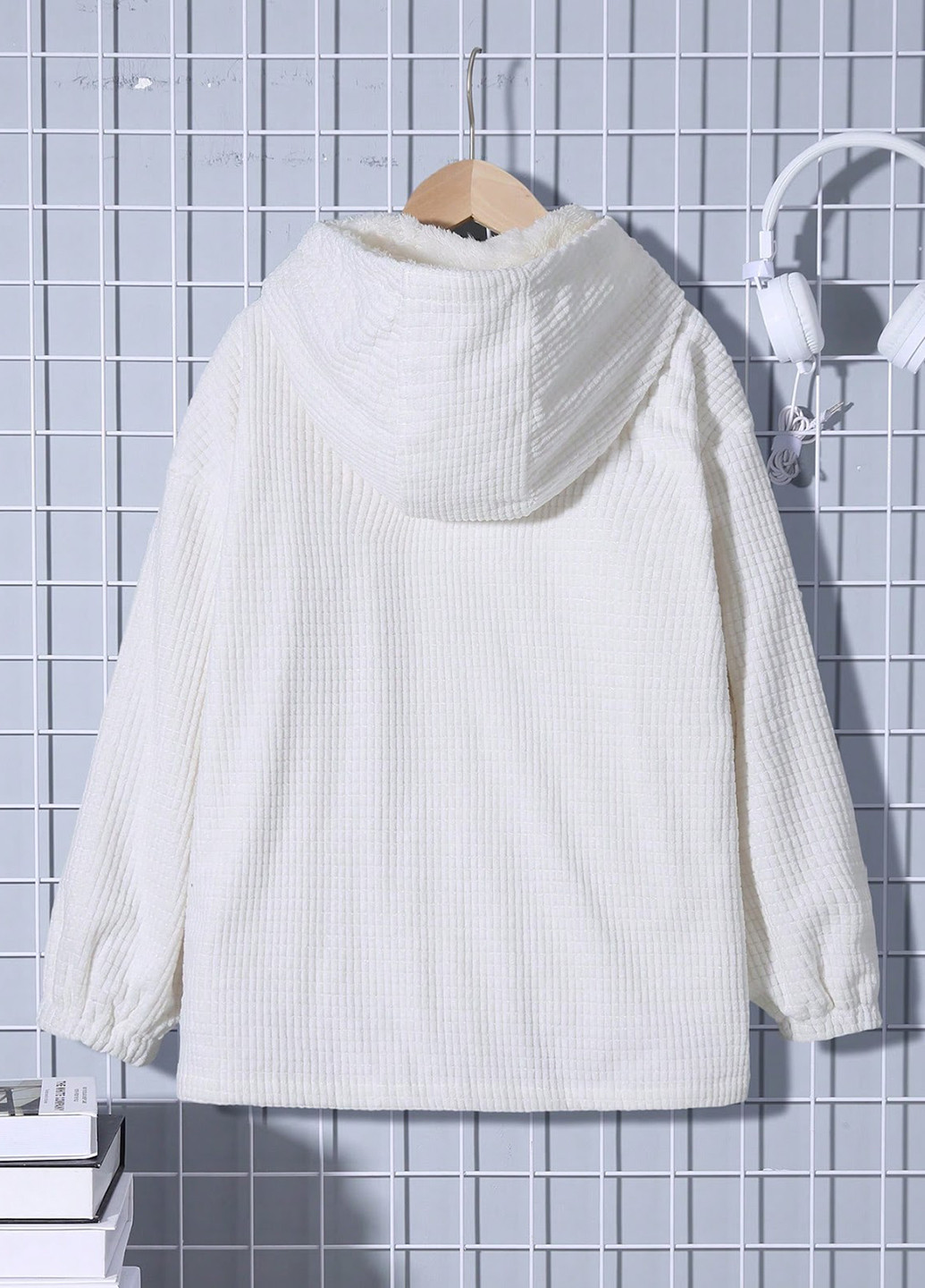 Біла демісезонна куртка SHEIN