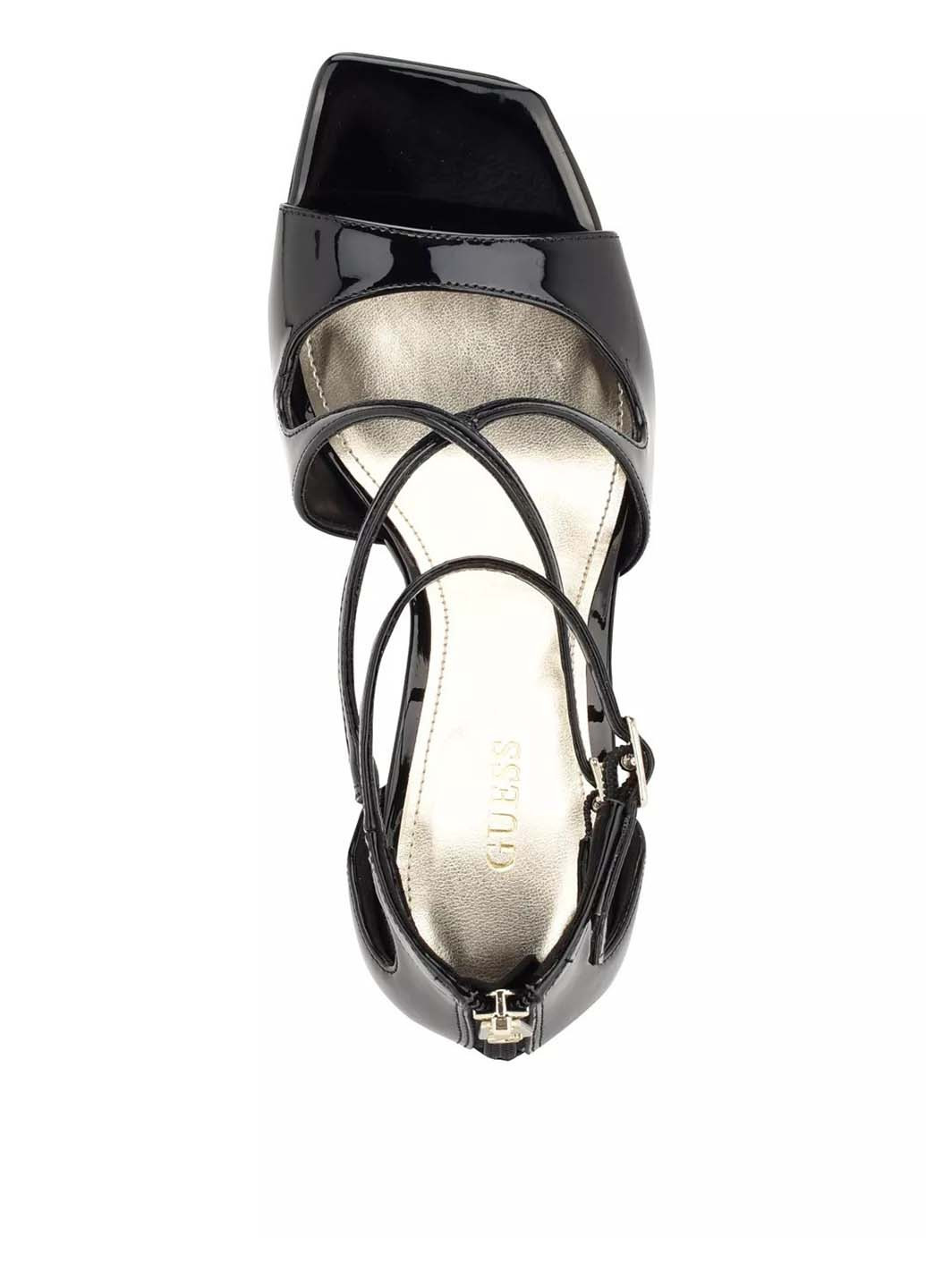 Черные босоножки Guess с ремешком лаковые