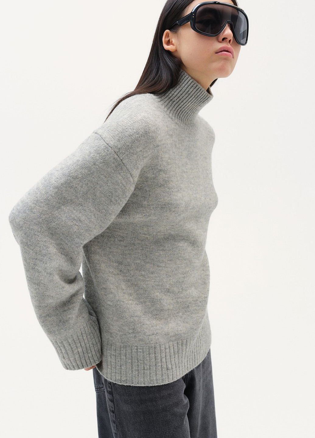 Серый зимний свитер джемпер H&M