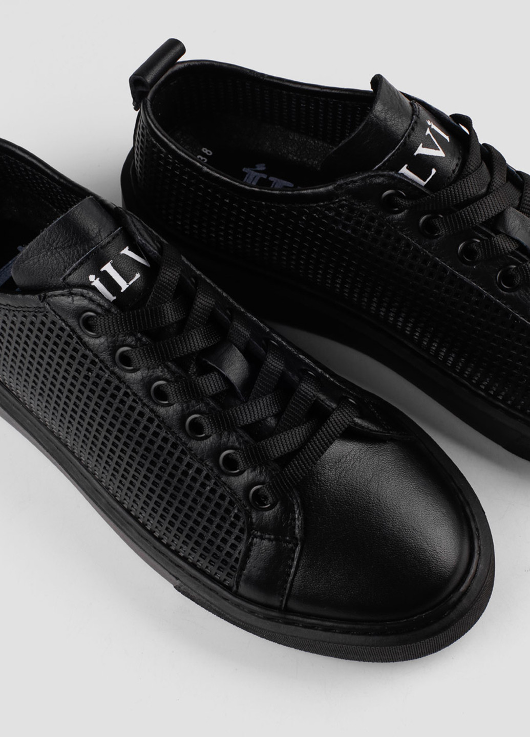 Черные кеды Ilvi