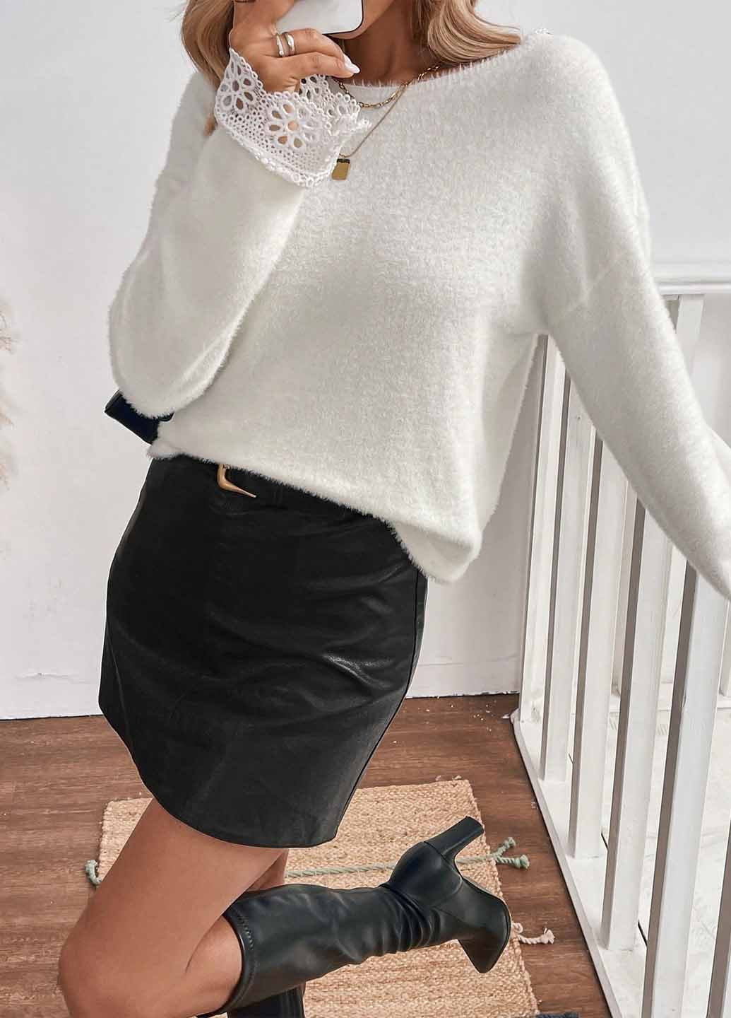 Белый демисезонный свитер SHEIN