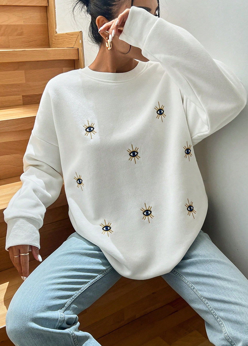 Белый свитшот SHEIN глаза вышивка (332520238)