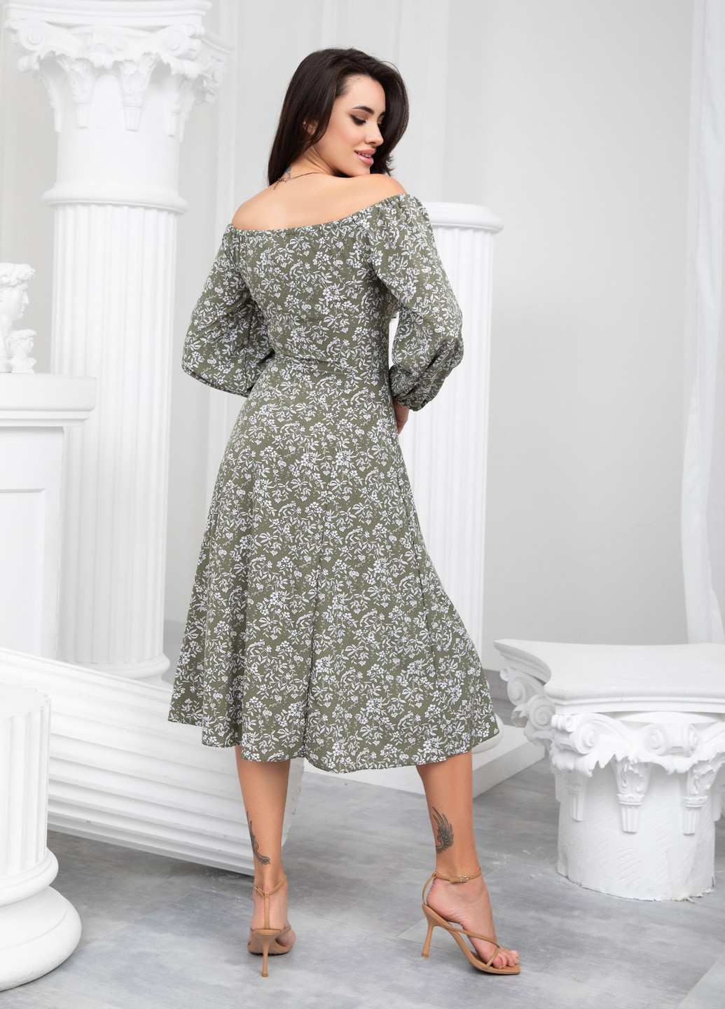 Оливкова (хакі) повсякденний сукня з відкритими плечима ISSA PLUS з квітковим принтом