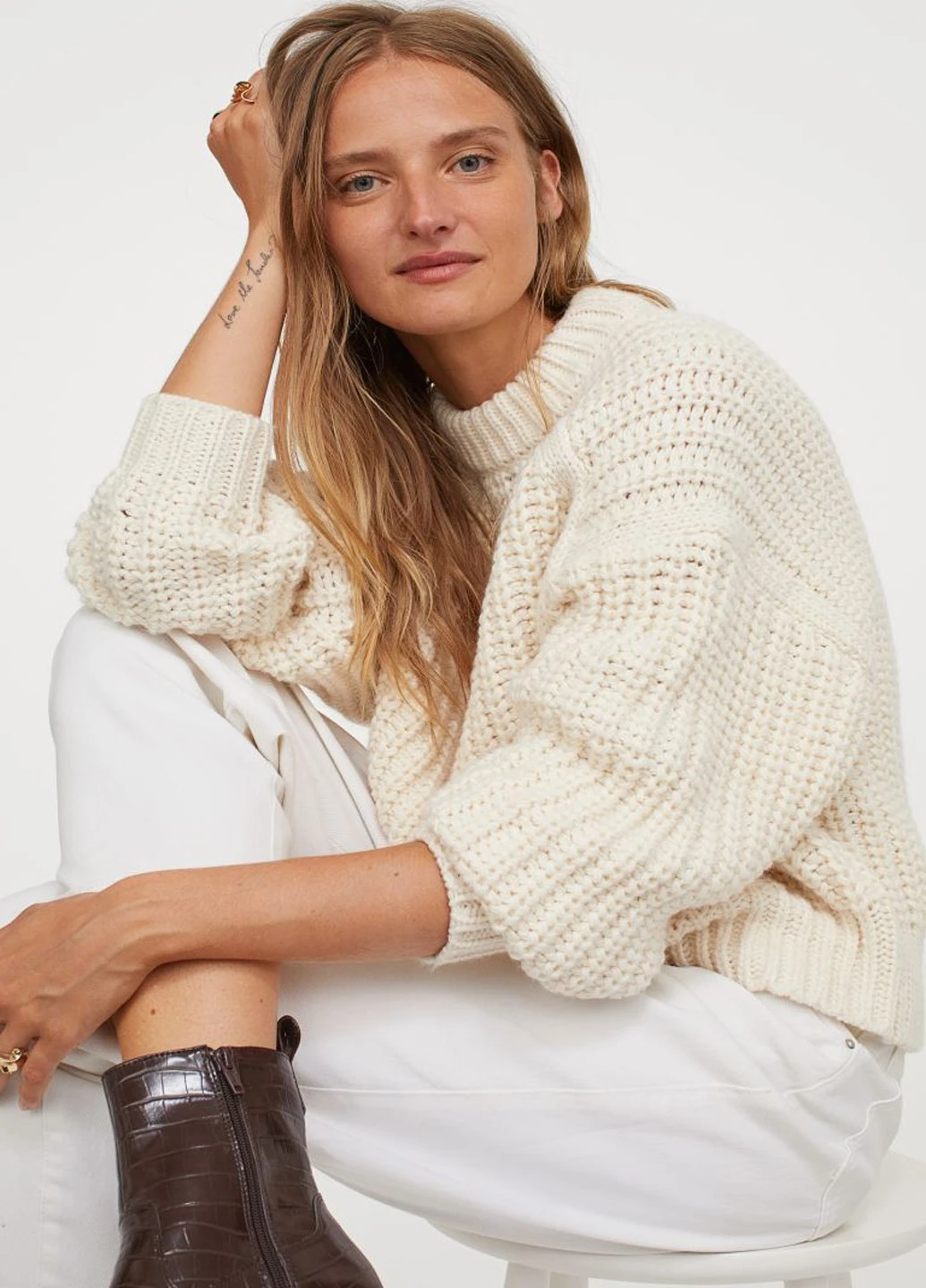 Молочный демисезонный свитер H&M
