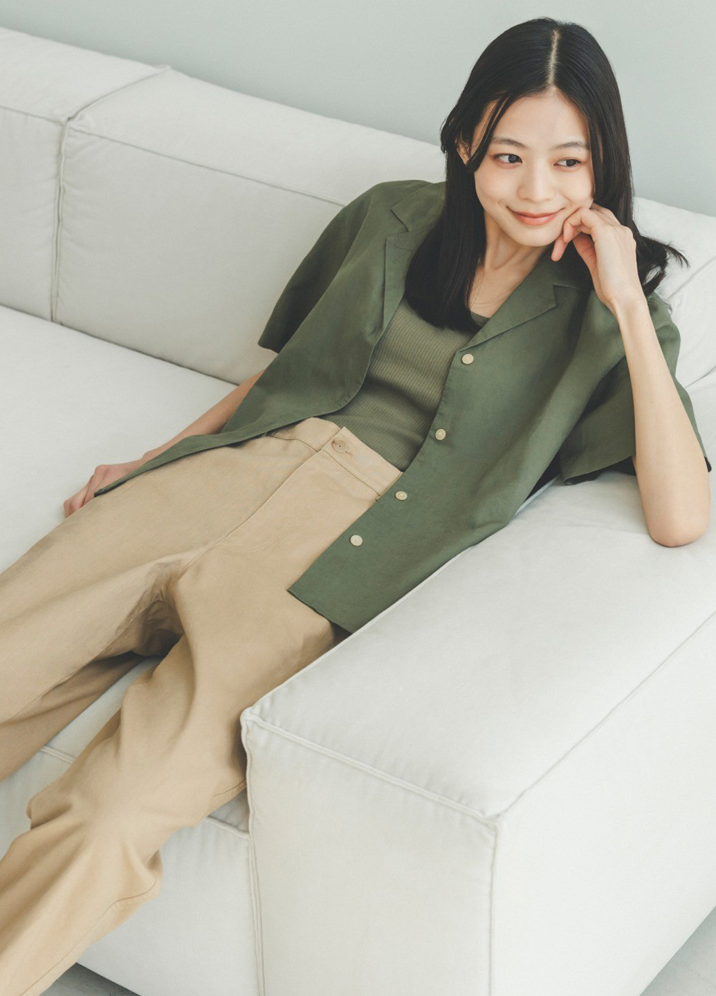 Оливковковая (хаки) кэжуал рубашка однотонная Uniqlo