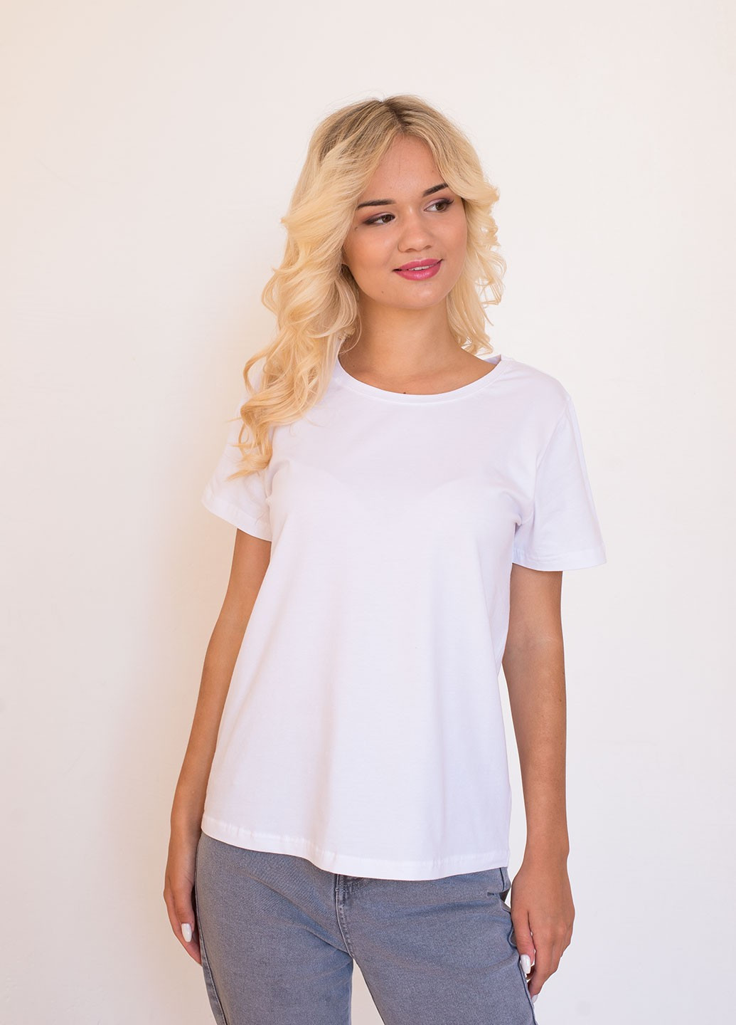 Белая всесезон футболка женская Наталюкс 44-2344