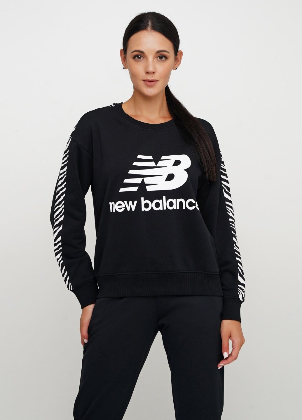 Свитшот New Balance - Прямой крой надпись черный спортивный хлопок, трикотаж - (206019491)