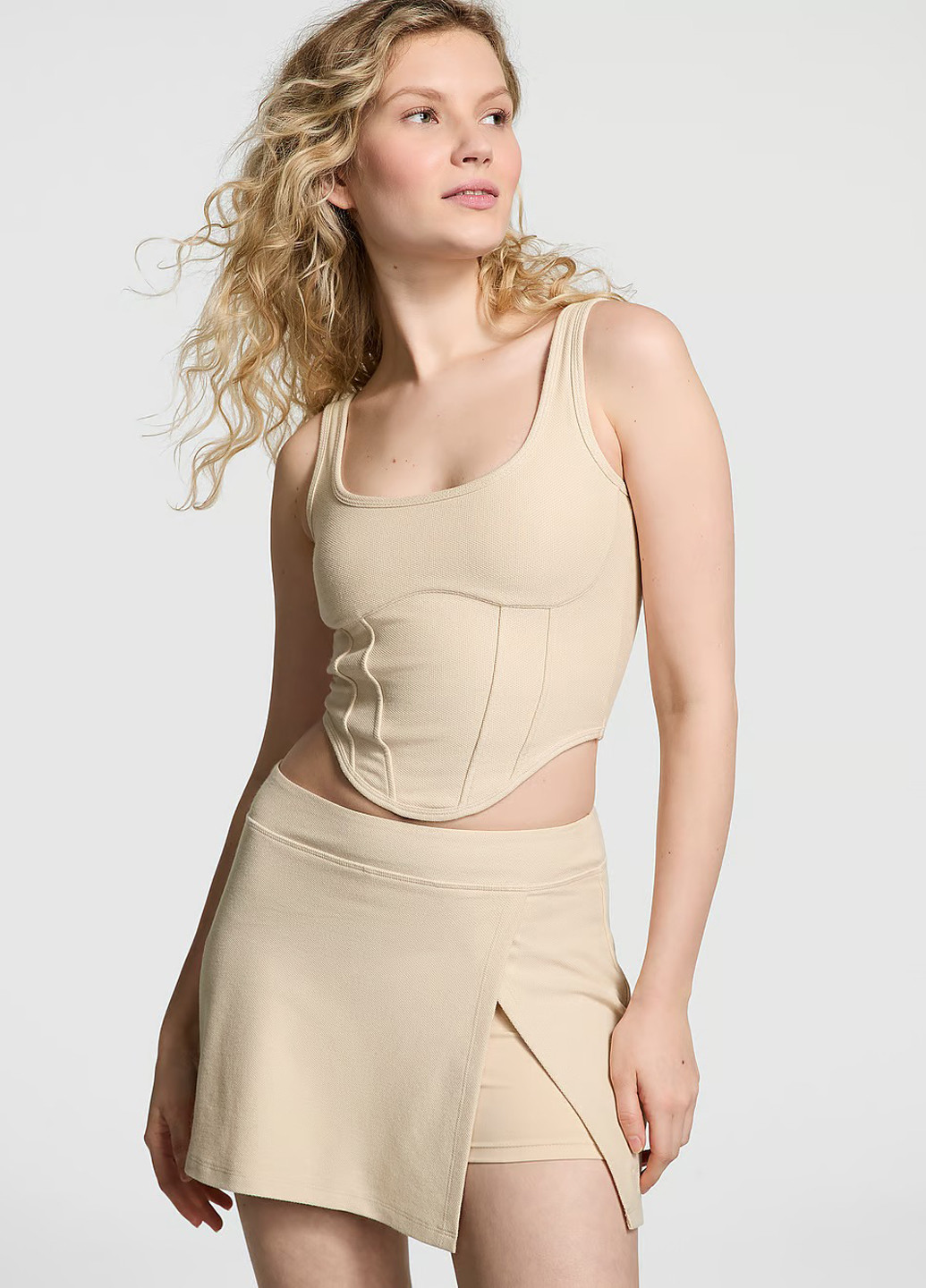 Спортивный костюм (топ, юбка-шорты) Victoria's Secret (316652842)