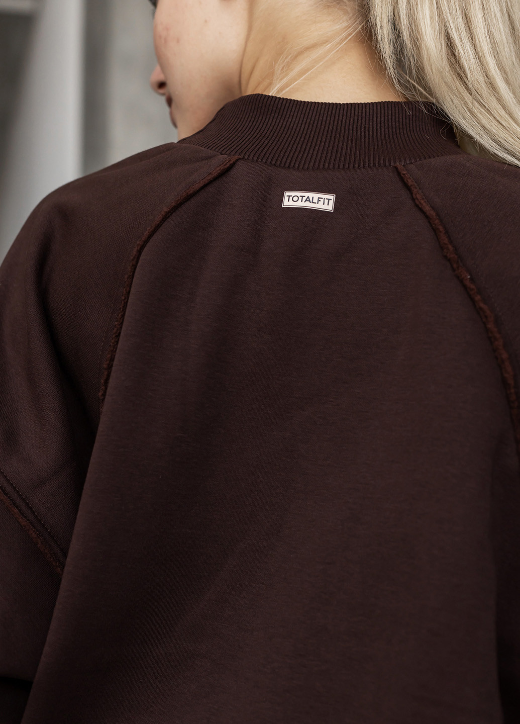 Свитшот TOTALFIT - Свободный крой логотип коричневый спортивный полиэстер, трикотаж - (265150799)