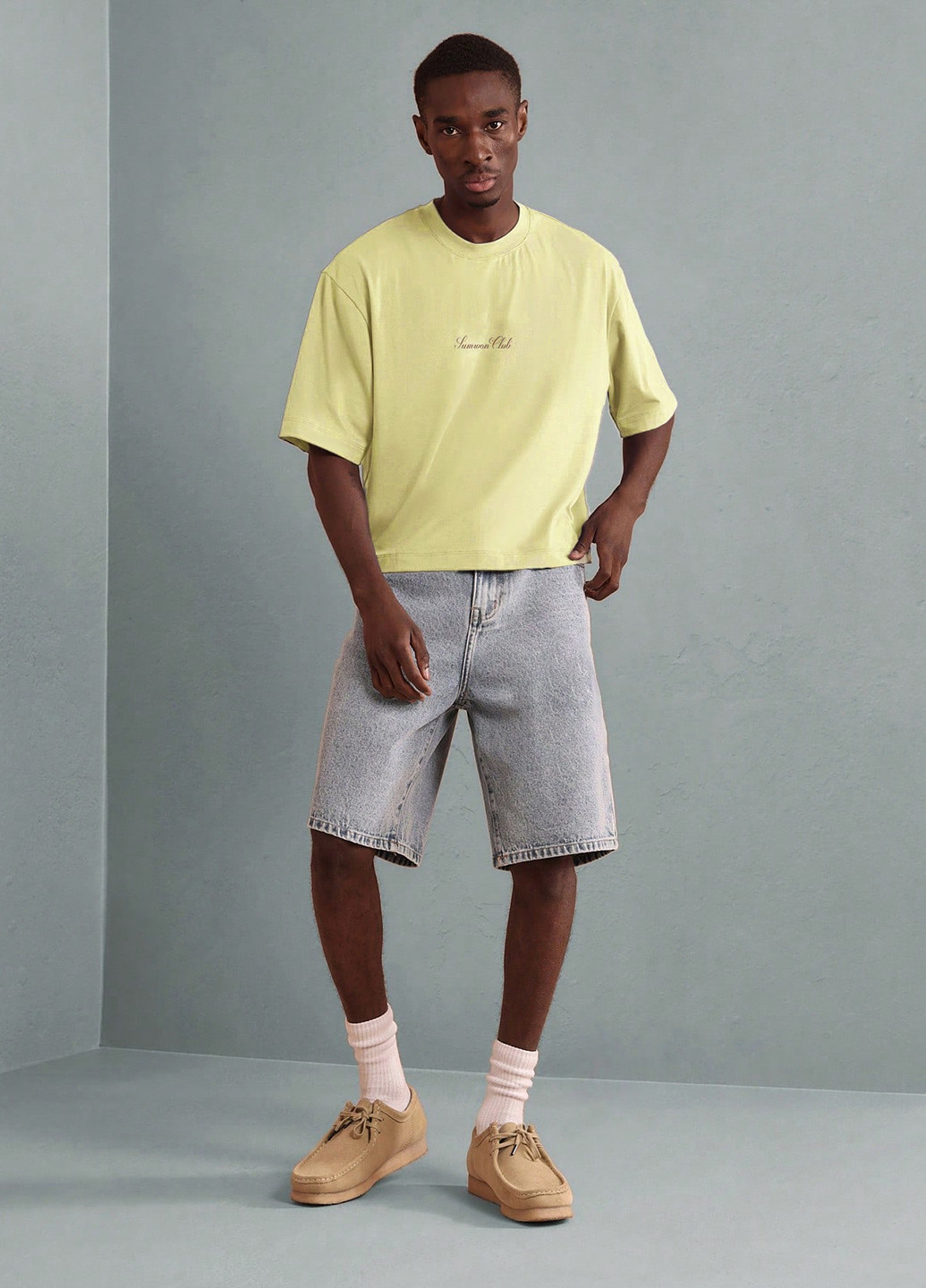 Желтая футболка SHEIN