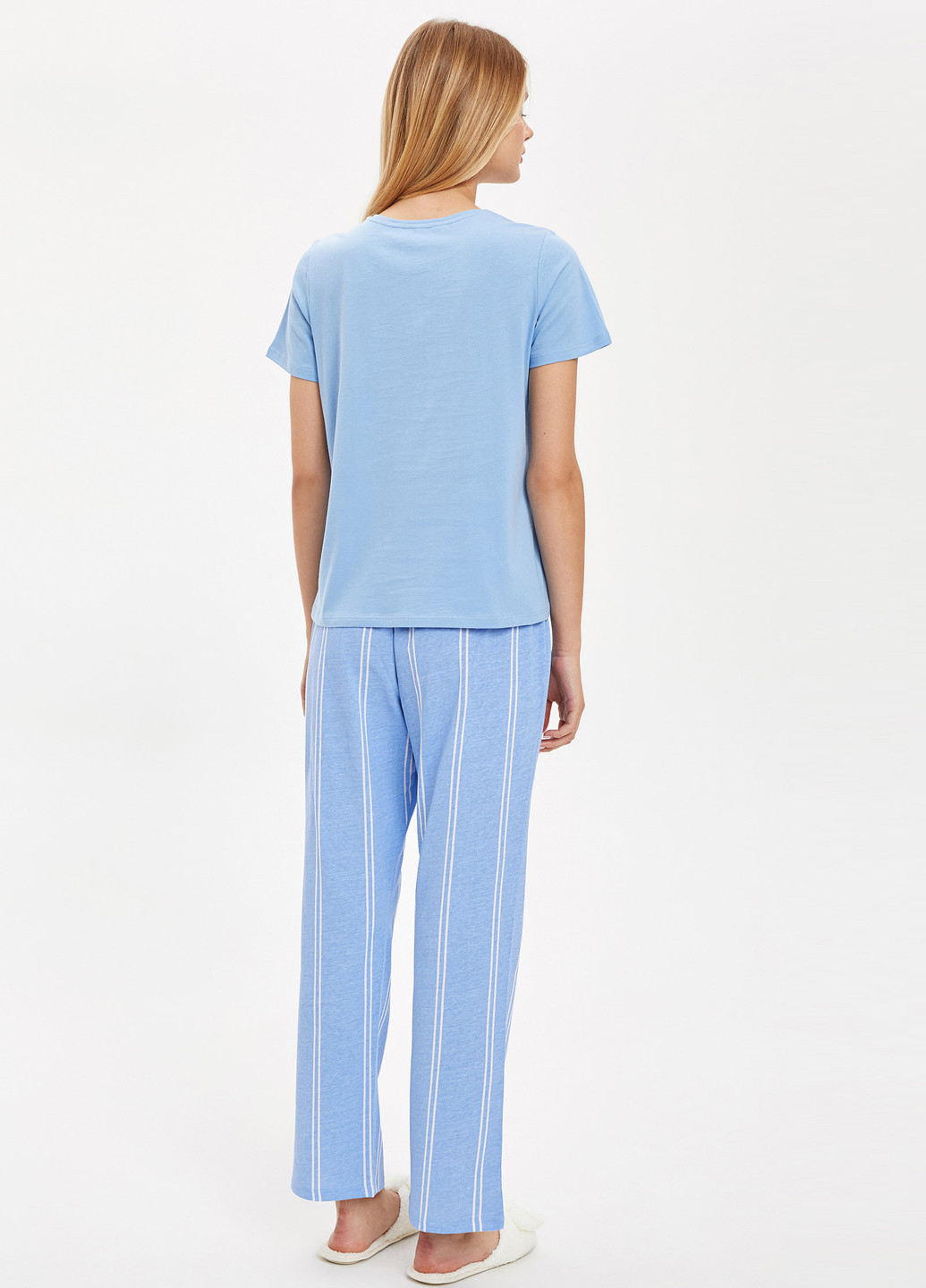 Блакитний демісезонний комплект (футболка, штани) DeFacto