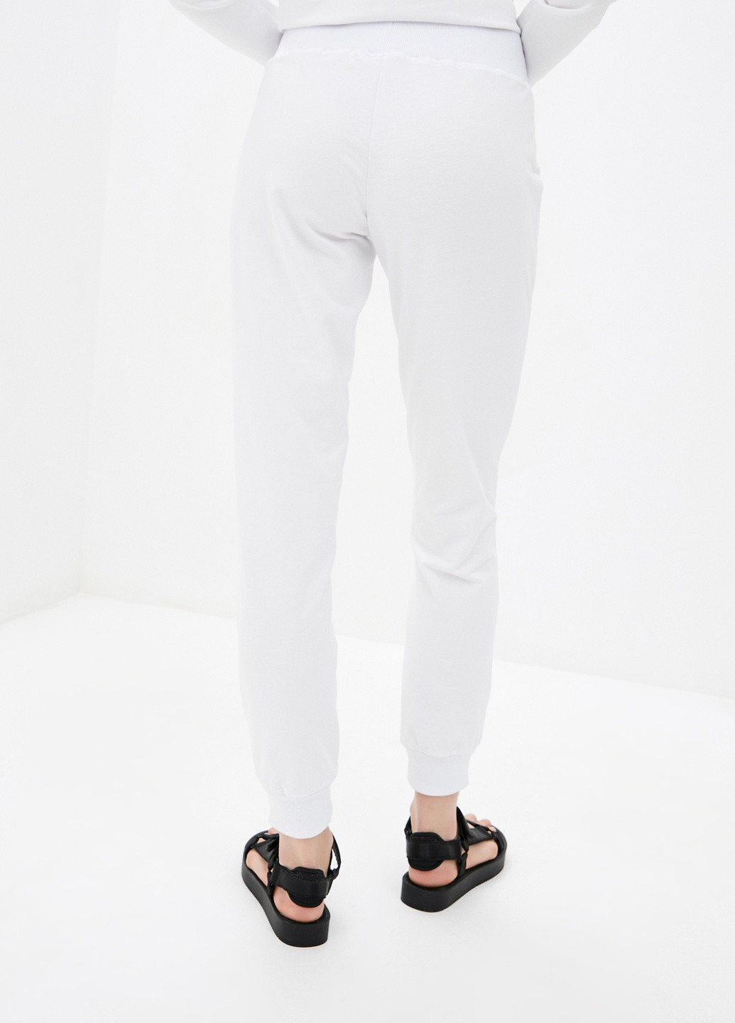 Белые спортивные демисезонные брюки Daria Karpiuk