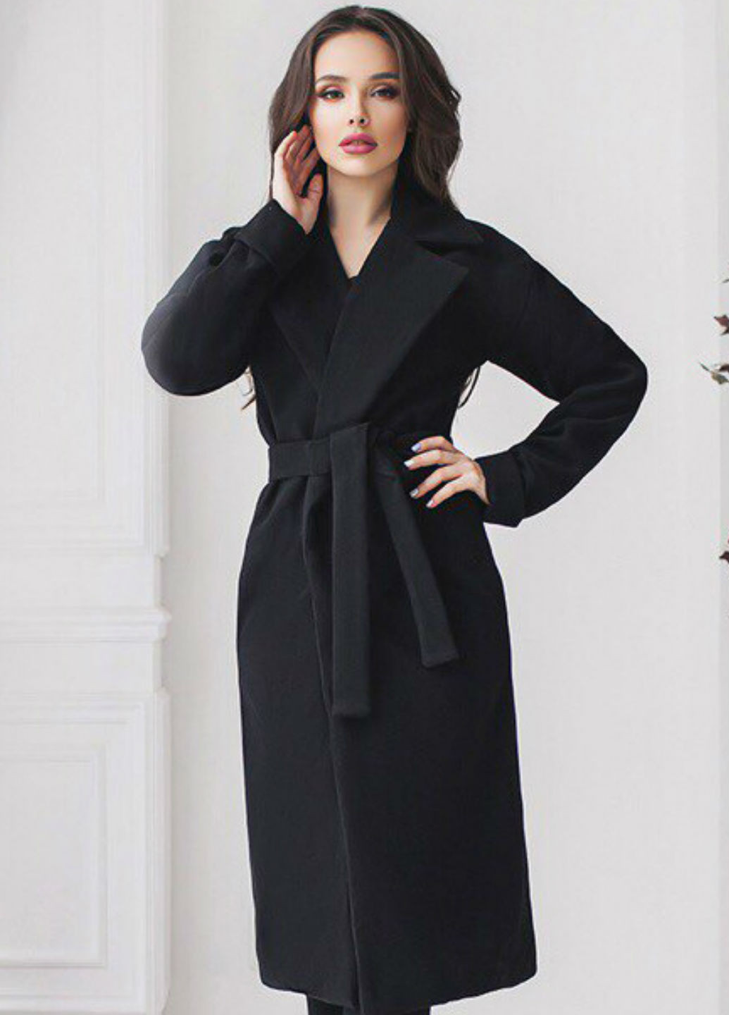 Черное демисезонное Светлое пальто с поясом Даниель Look and Buy однобортное Look & Buy