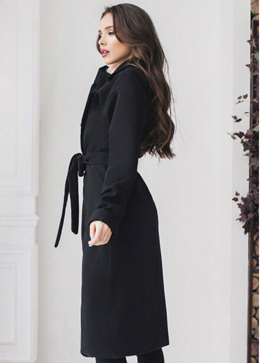 Черное демисезонное Светлое пальто с поясом Даниель Look and Buy однобортное Look & Buy