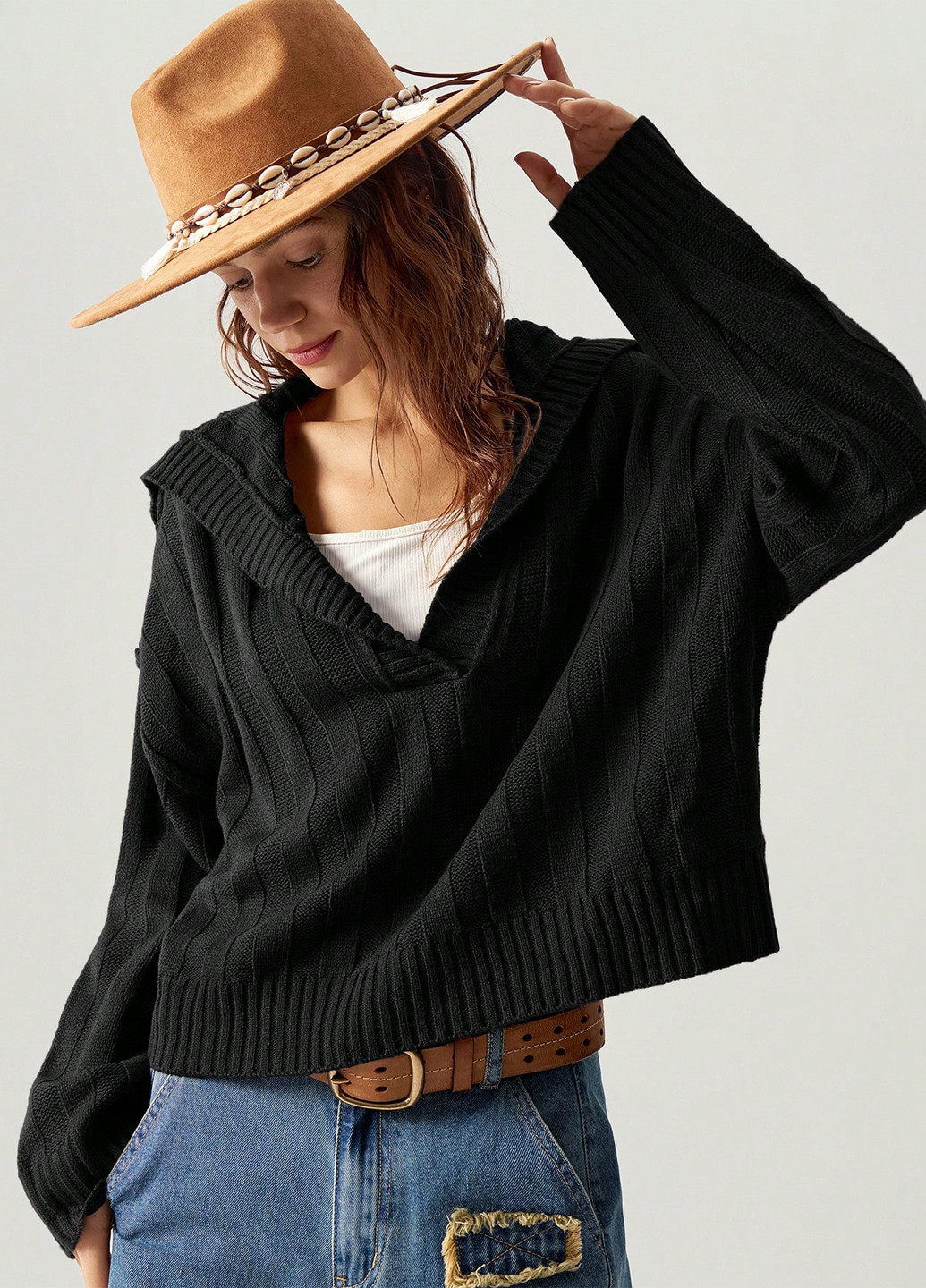 Черный демисезонный свитер SHEIN