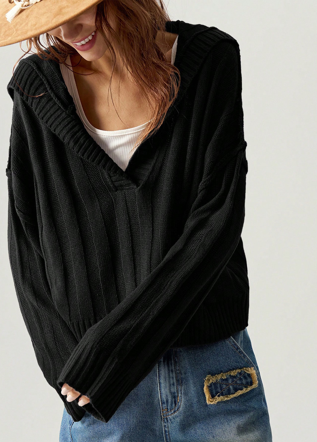 Черный демисезонный свитер SHEIN