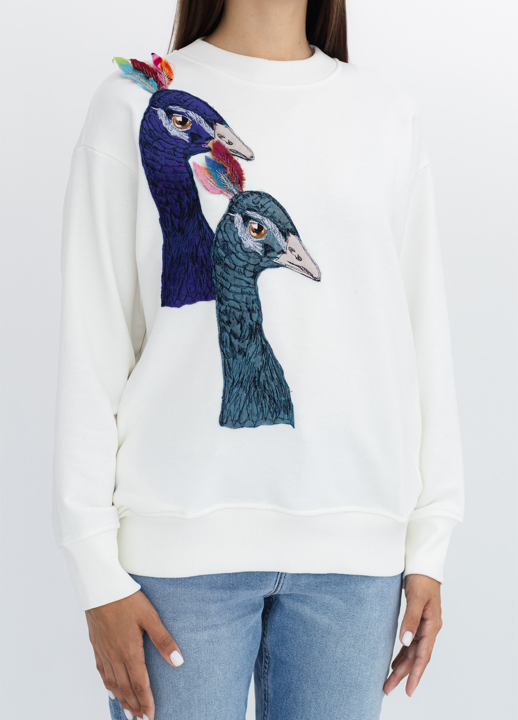 Белый свитшот Nora Kvittin однотонный аппликация, вышивка (301079917)