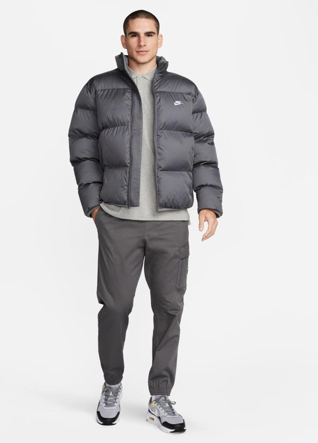 Сіра демісезонна куртка fb7368-068 Nike Down jacket Club