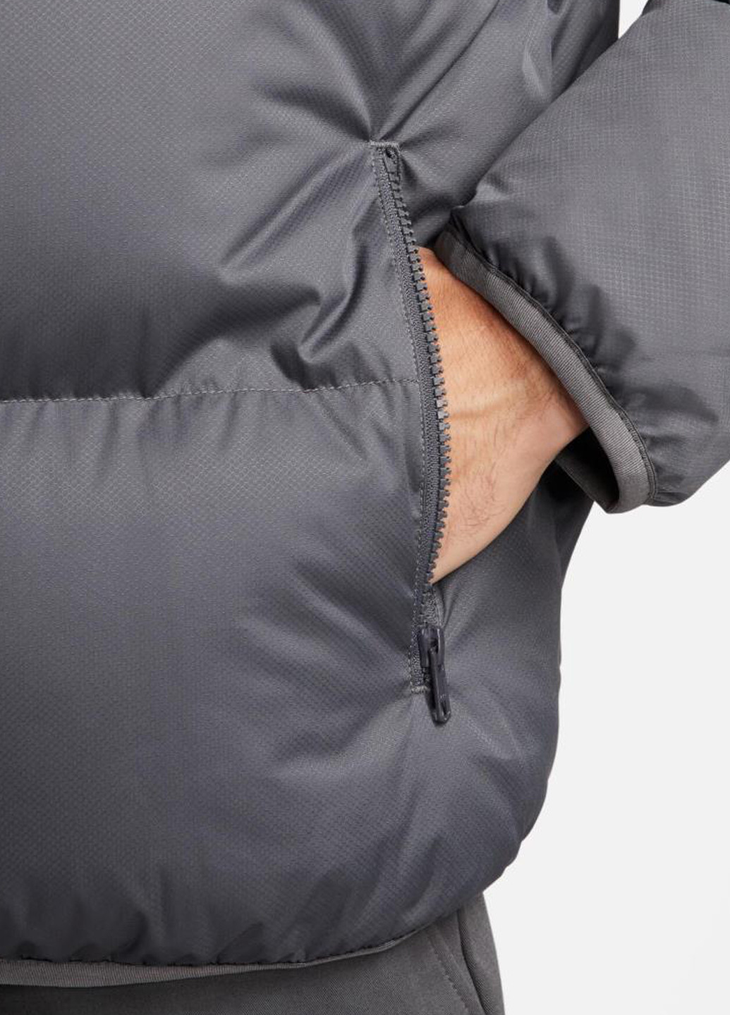 Сіра демісезонна куртка fb7368-068 Nike Down jacket Club