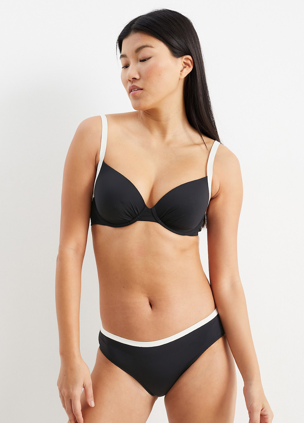 Черные купальные трусики однотонные C&A