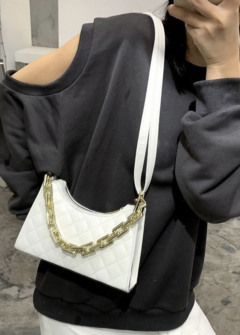 Женская классическая сумочка через плечо кросс-боди на ремешке с толстой цепочкой белая NoName (251204318)