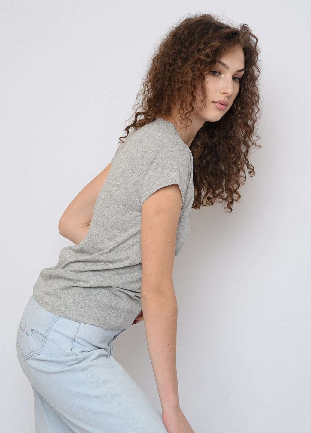 Сіра літня футболка жіноча сіра з написом Let's Shop