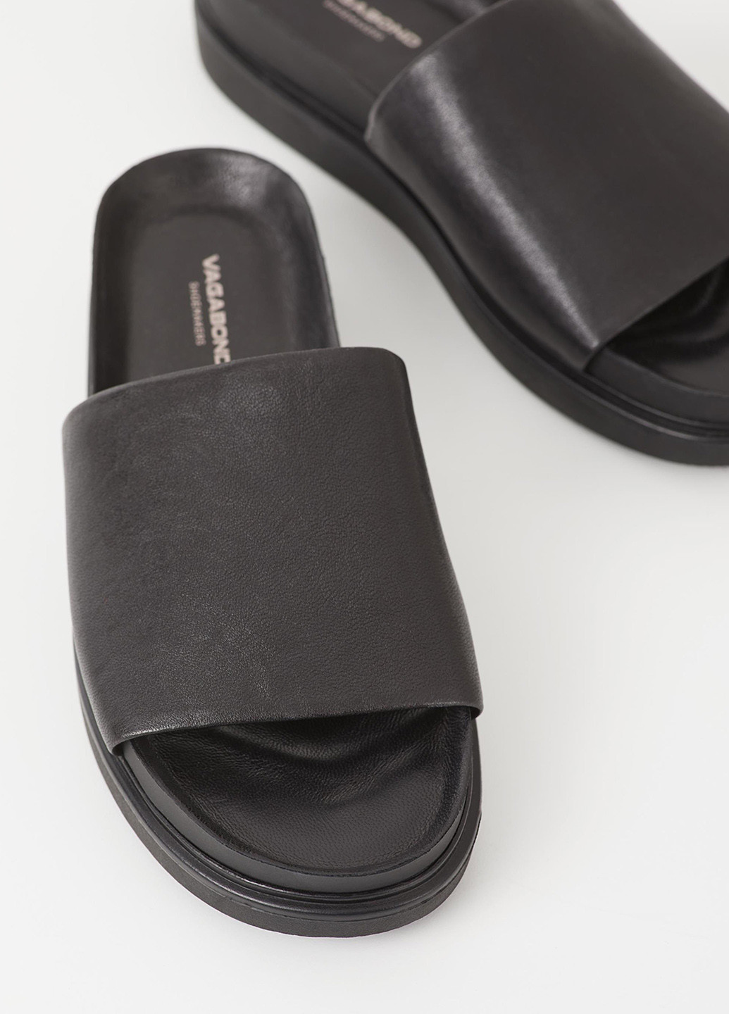 Черные шлепанцы Vagabond