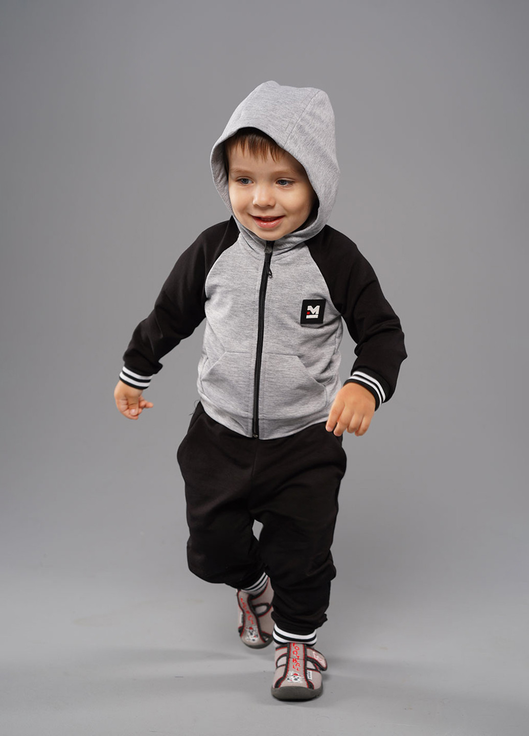 Серый демисезонный серый демисезонный спортивный костюм меланж брючный Sinthia