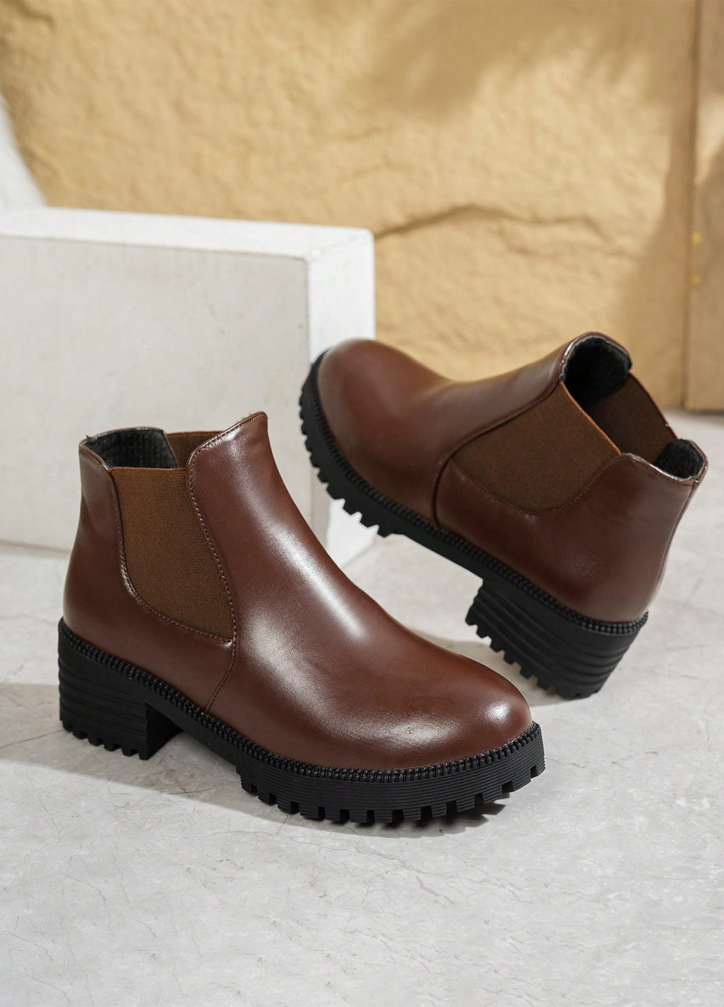 Осенние ботильоны челси SHEIN на тракторной подошве из искусственной кожи