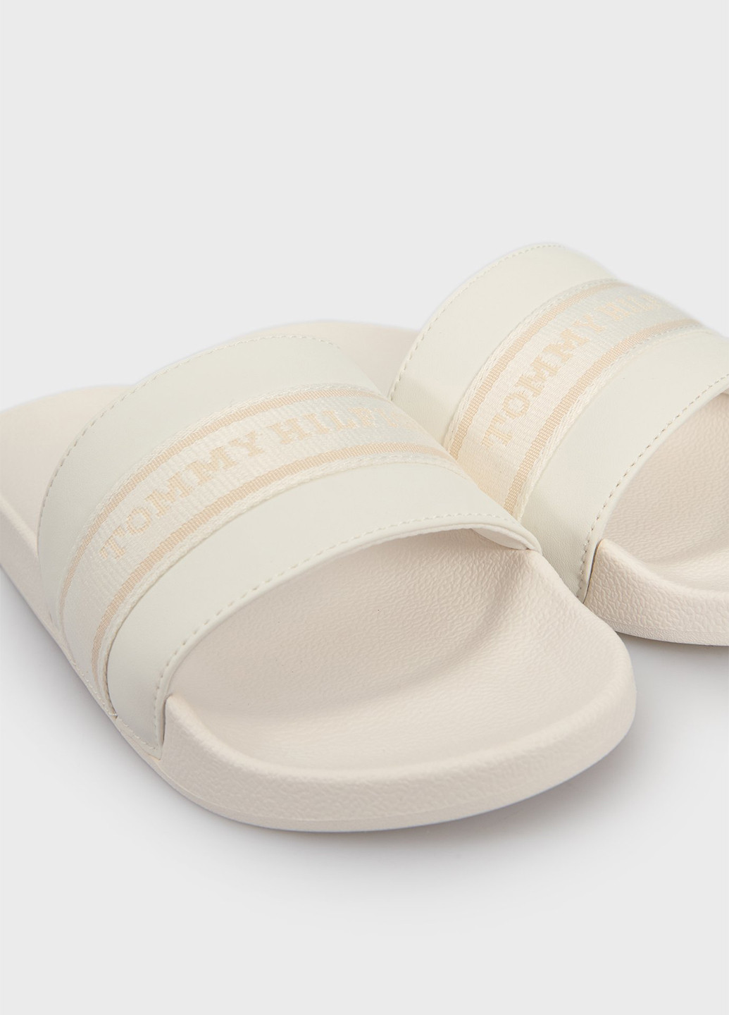 Шльопанці Tommy Hilfiger (347295531)