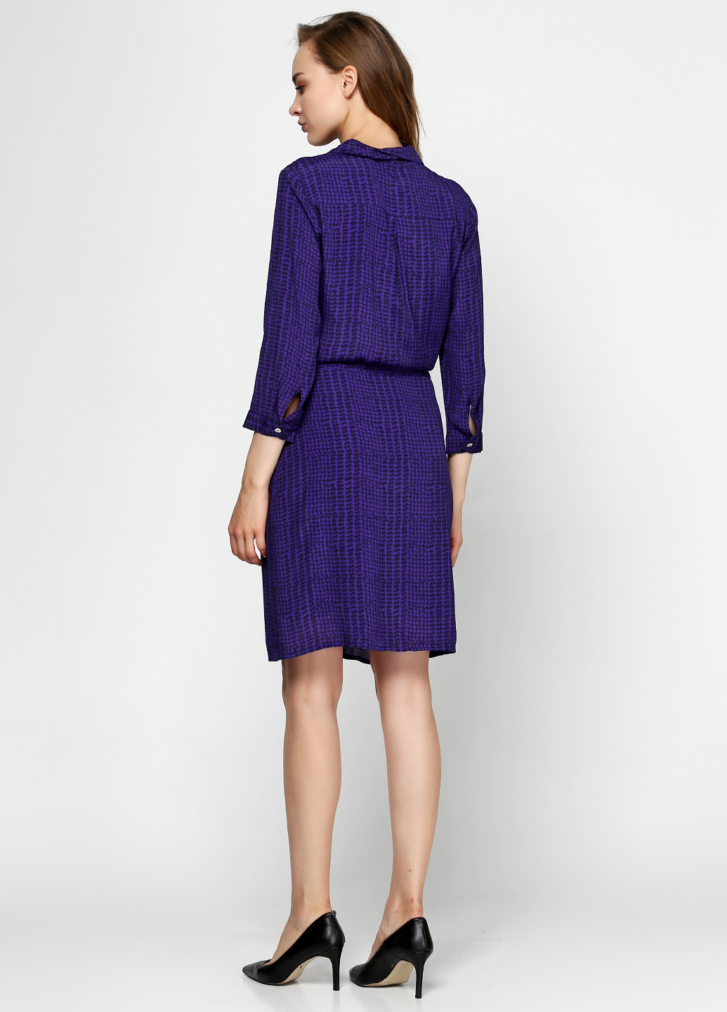 Фиолетовое кэжуал платье Minus с абстрактным узором