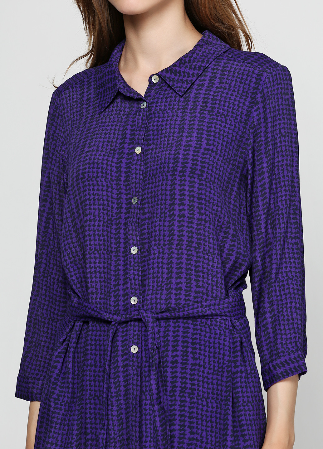 Фиолетовое кэжуал платье Minus с абстрактным узором