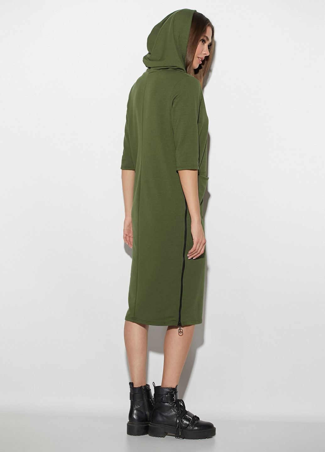 Оливково-зеленое спортивное платье миди Karree однотонное