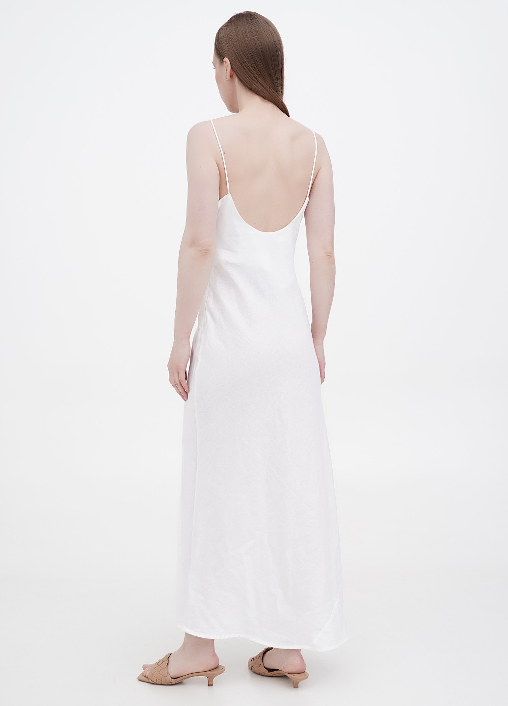 Белое кэжуал платье с открытыми плечами Asos однотонное