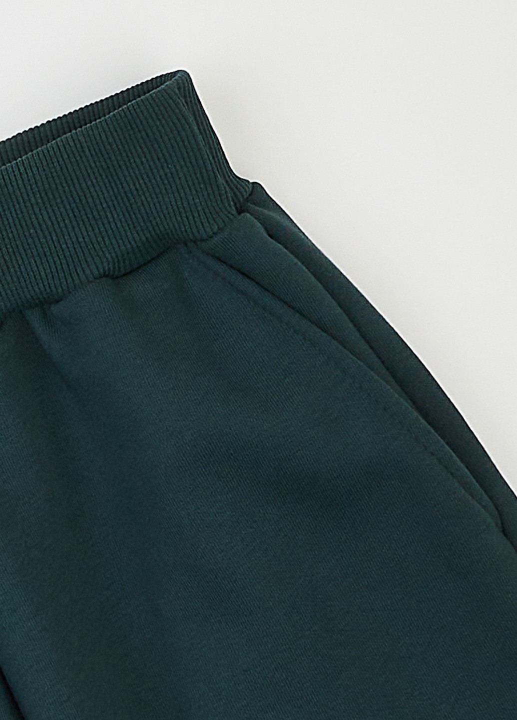 Темно-зеленые спортивные демисезонные джоггеры брюки Garnamama