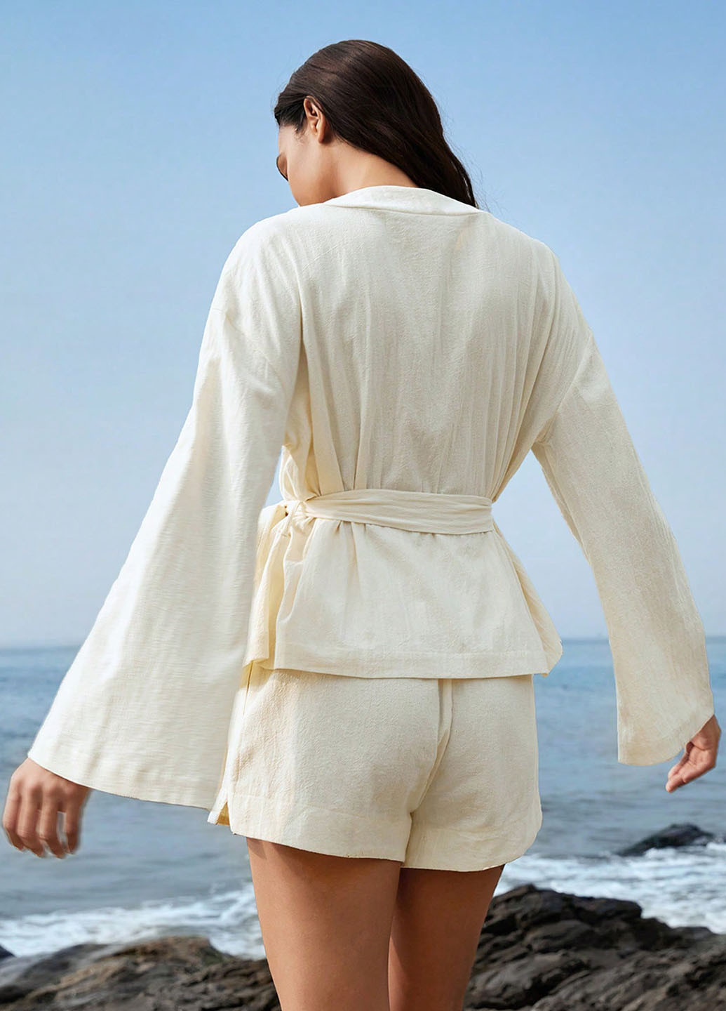 Кремовая блуза на запах SHEIN