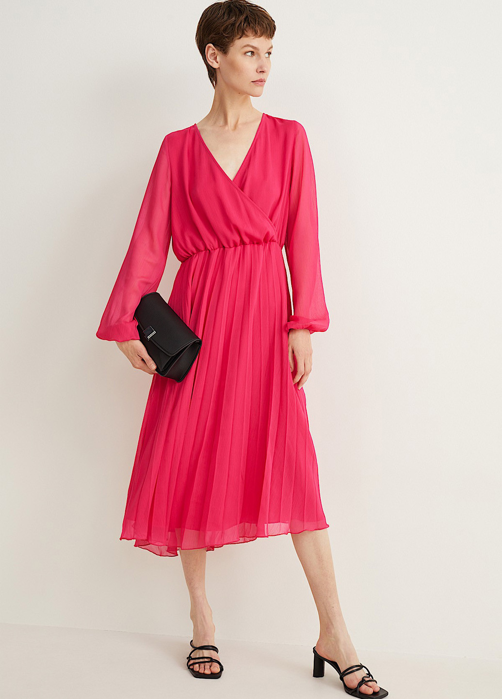 Розовое кэжуал платье плиссированное C&A однотонное