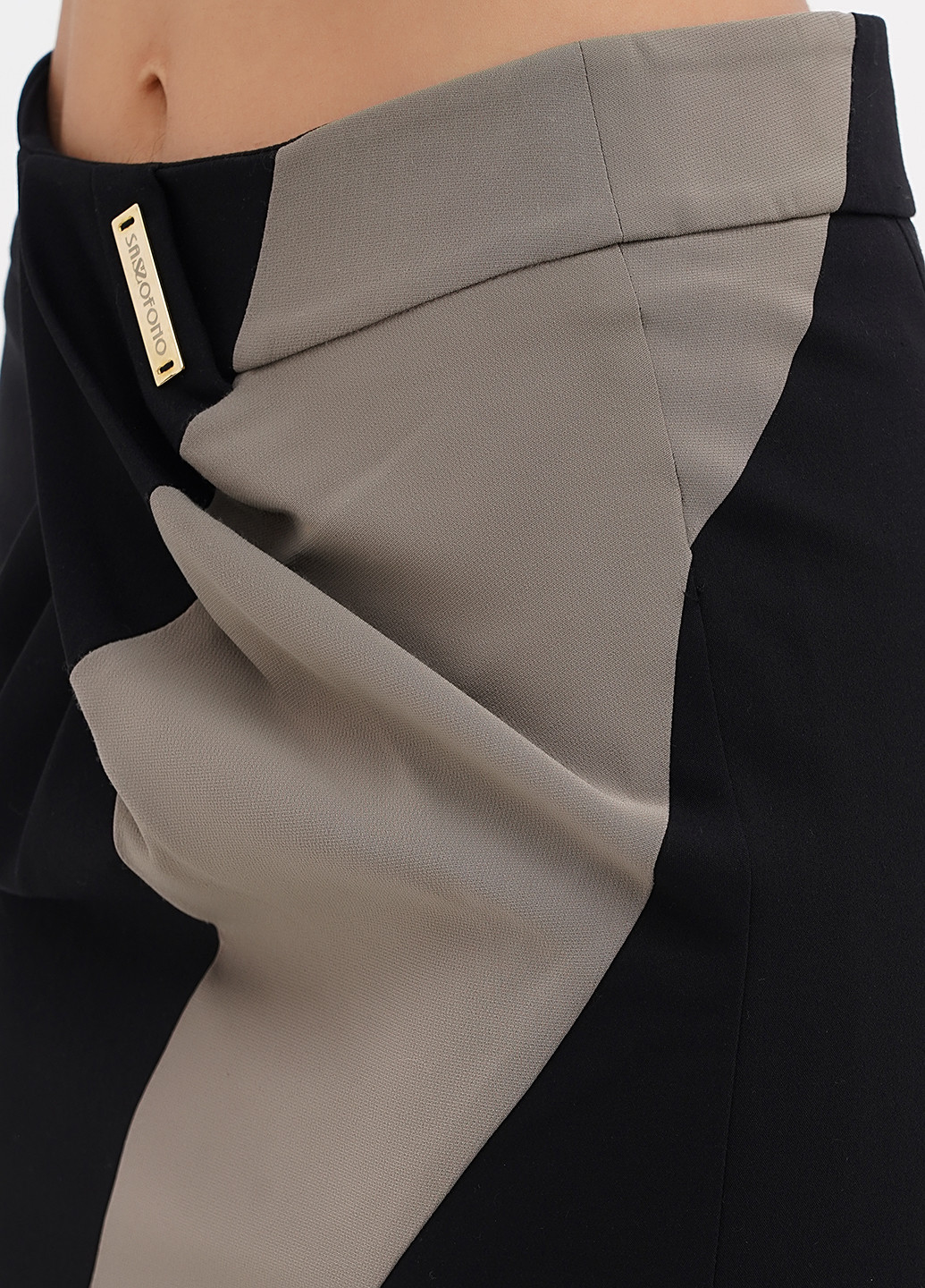 Черная кэжуал однотонная юбка Sassofono