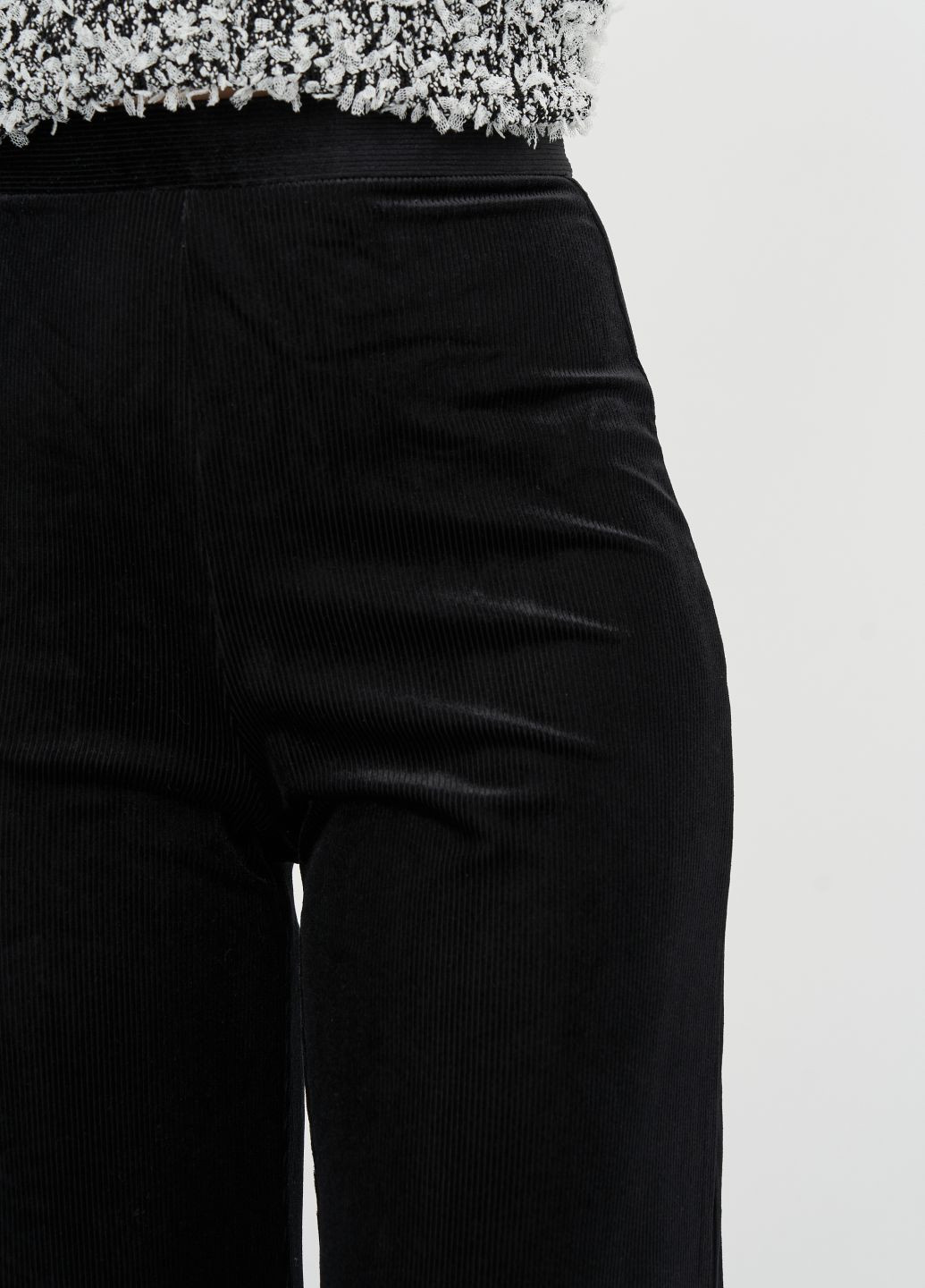 Черные демисезонные брюки & Other Stories