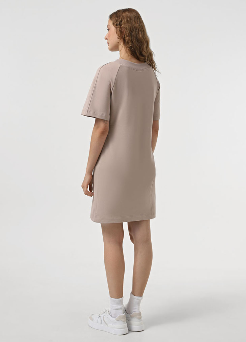 Бежевое кэжуал платье платье-футболка Promin однотонное