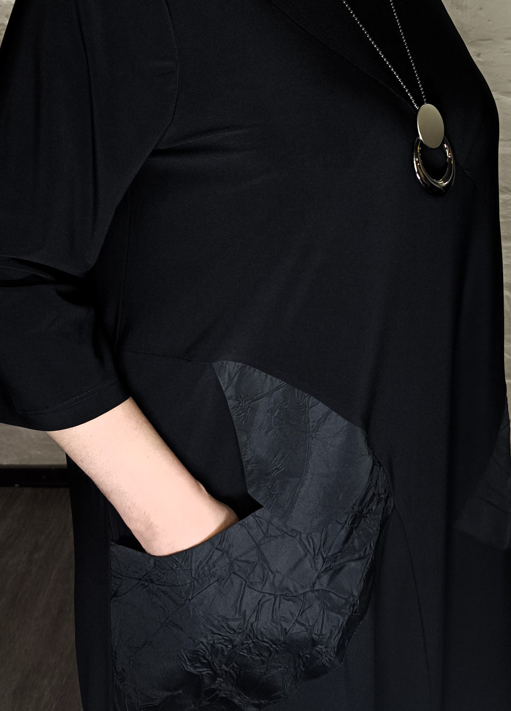 Черное кэжуал платье Darkwin однотонное