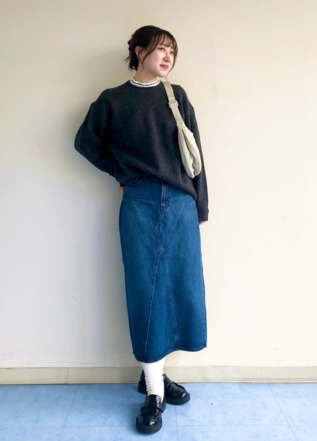 Синяя джинсовая однотонная юбка Uniqlo карандаш