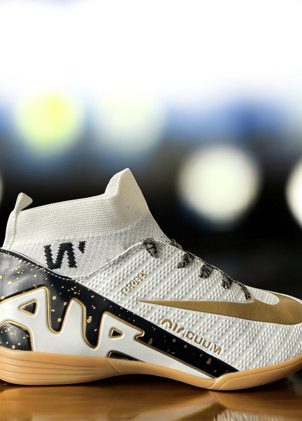 Белые футзалки Walked