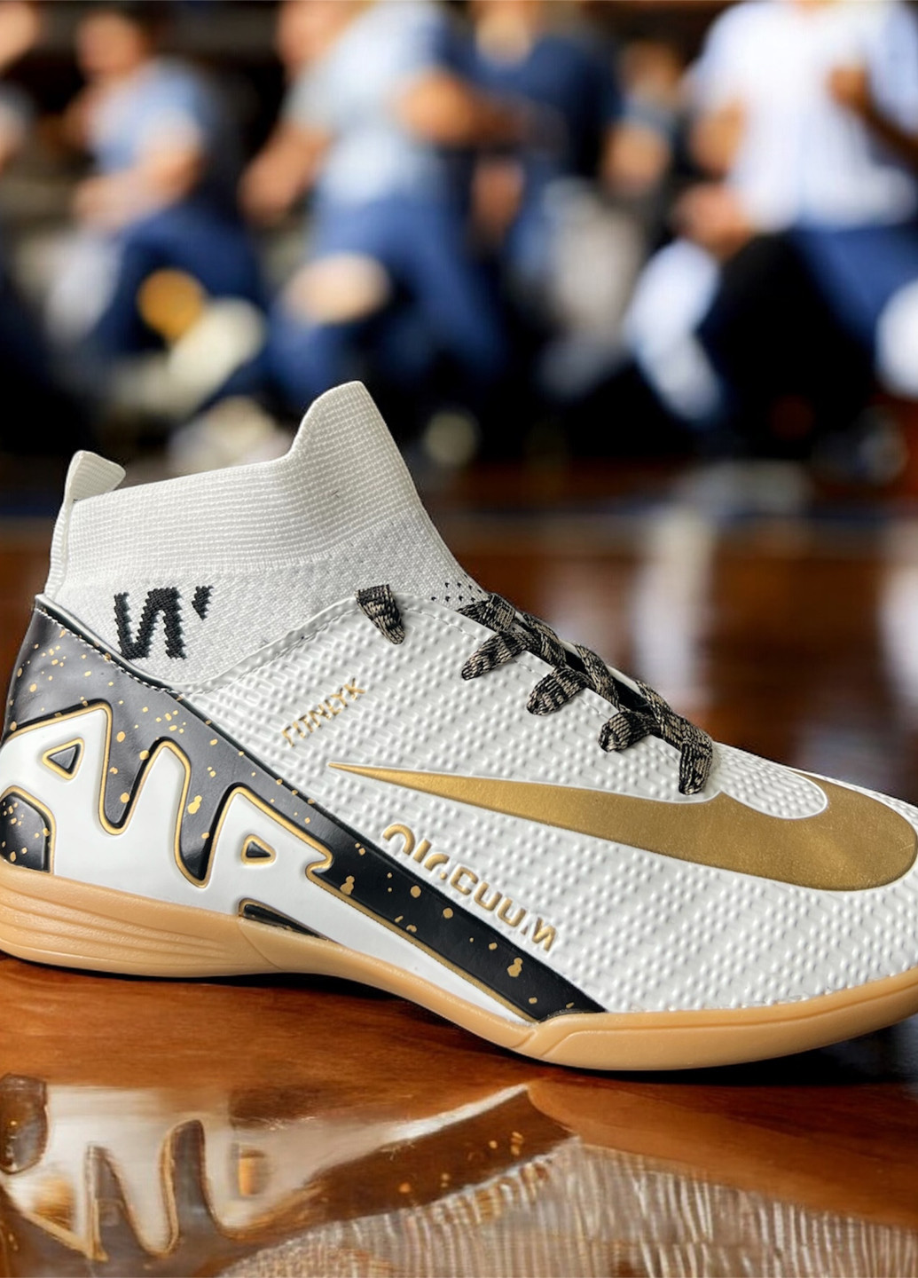 Белые футзалки Walked