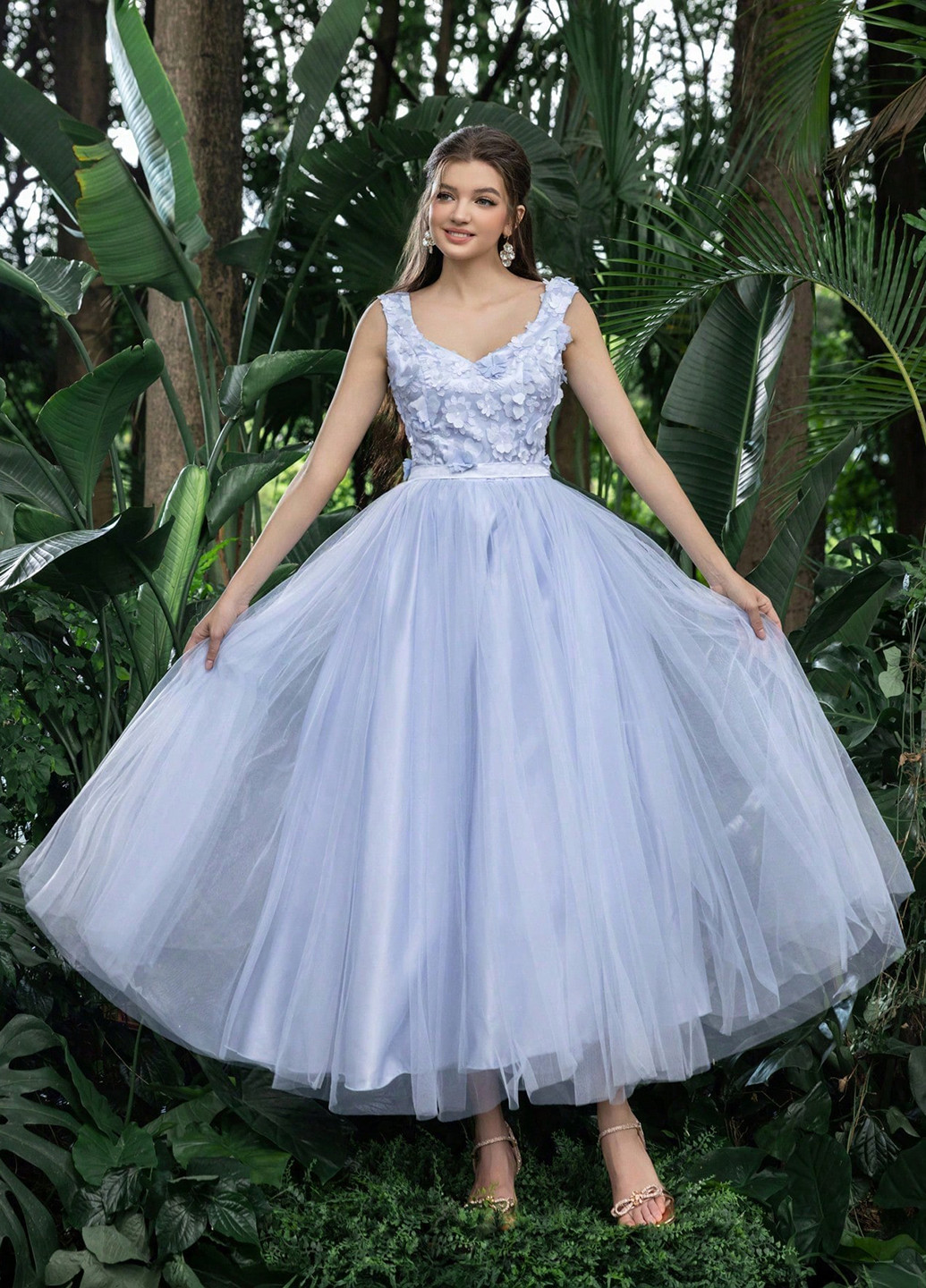 Светло-серое вечернее платье с корсетом SHEIN однотонное