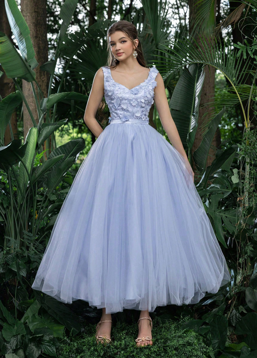 Светло-серое вечернее платье с корсетом SHEIN однотонное