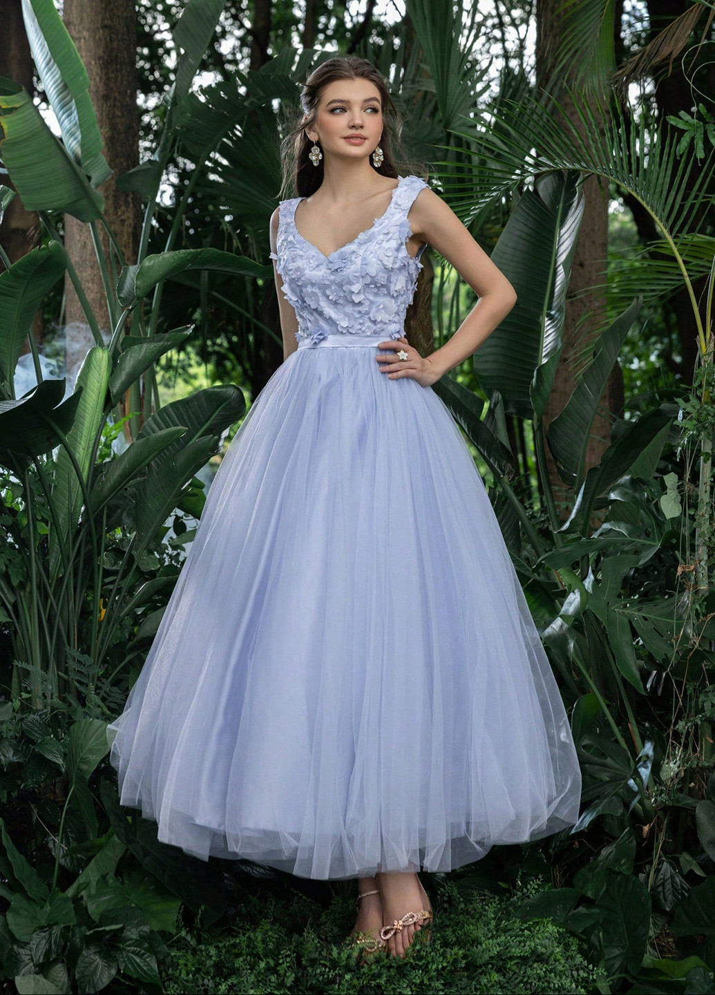 Светло-серое вечернее платье с корсетом SHEIN однотонное