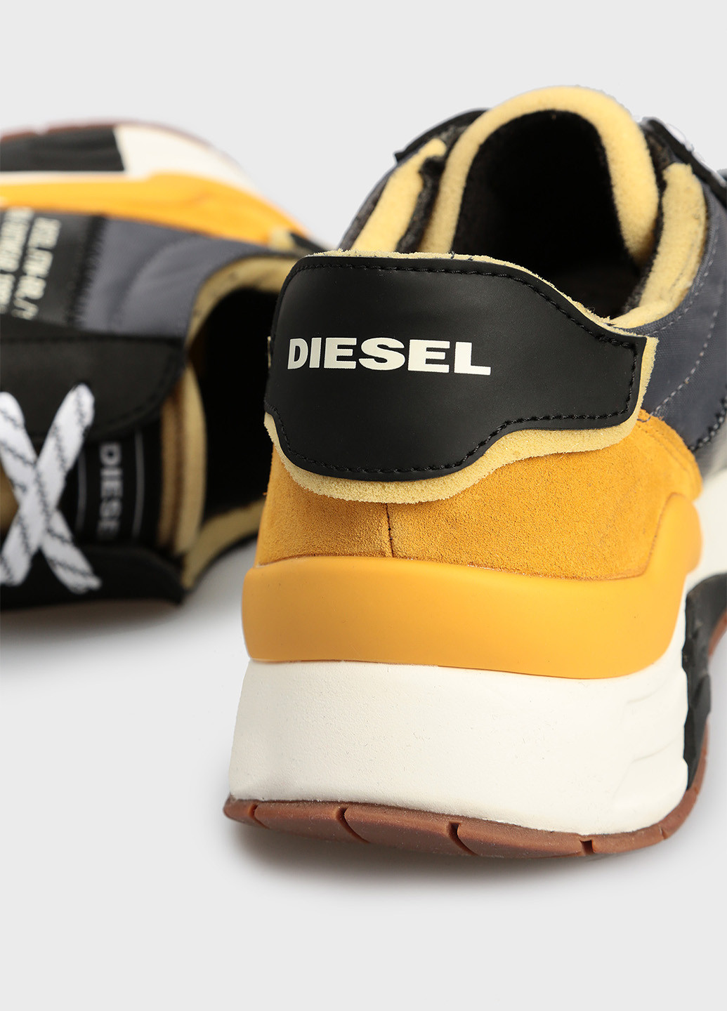 Черные демисезонные кроссовки Diesel