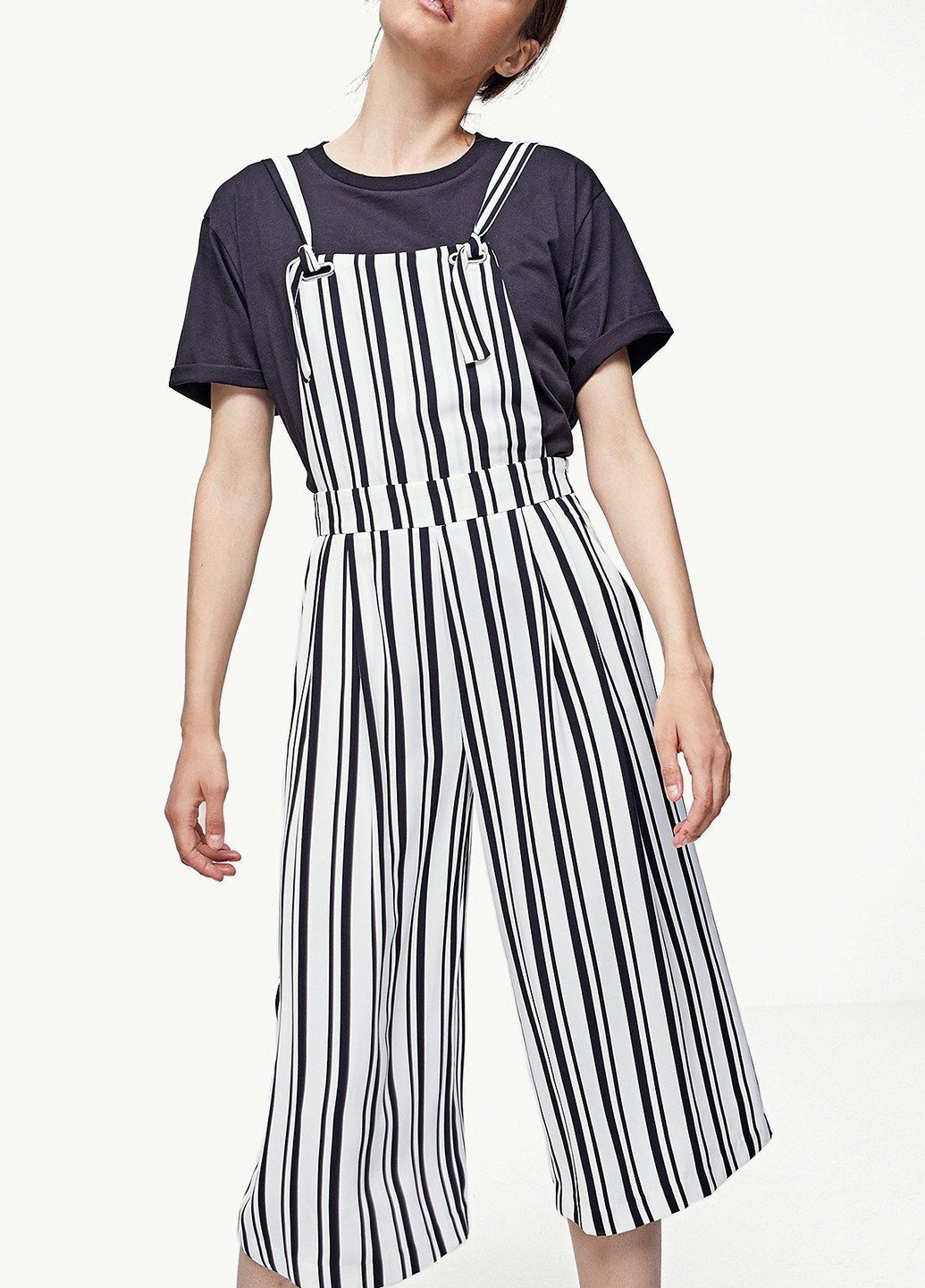 Комбинезон Stradivarius комбинезон-брюки полоска чёрно-белого кэжуал полиэстер